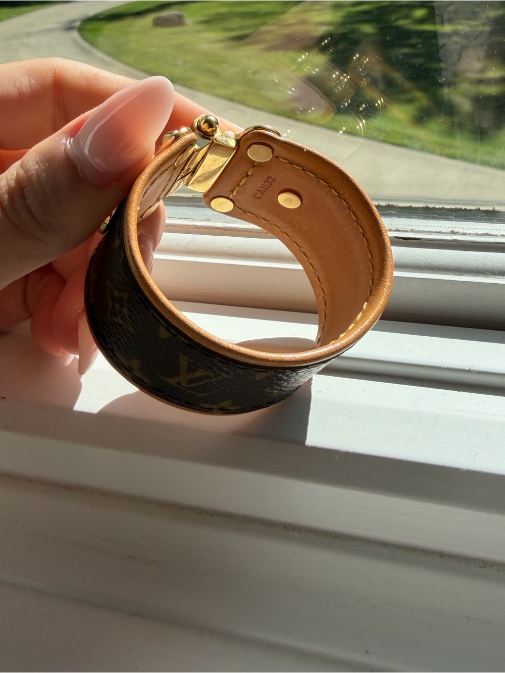 Louis Vuitton Monogram Save It Bracelet Cuff - Picture 12 of 14